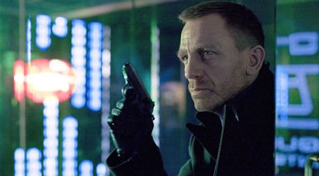 Skyfall Daniel Craig 008 - بیست و چهارمین فیلم «جیمز باند» با عنوان «شبح / SPECTRE» به سینماهای جهان می‌آید