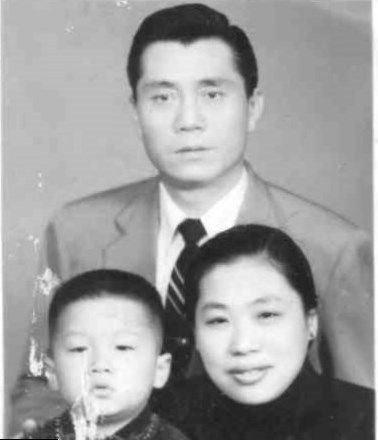 jackie chan family 3 w700 - حقایقی جالب و خواندنی درباره زندگی «جکی چان» و فیلم‌هایش