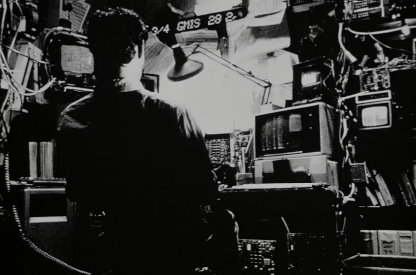 نقد فیلم Pi (پی) 15