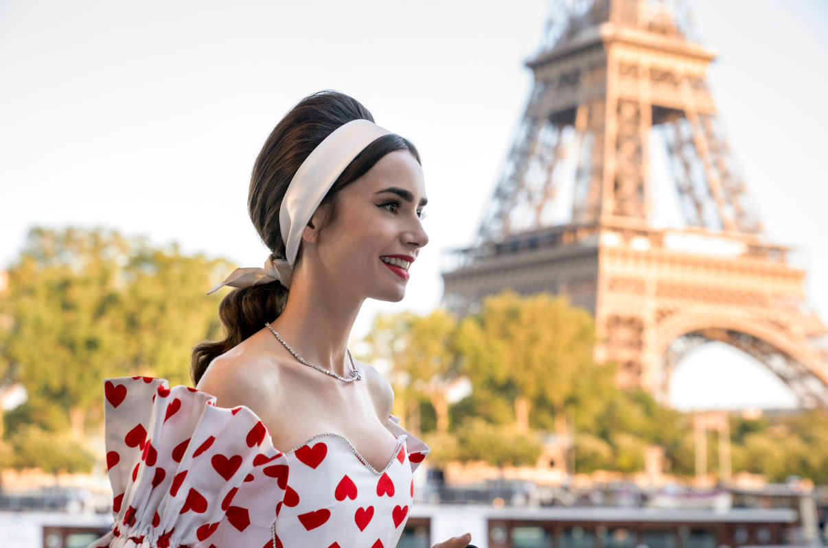 Emily in Paris 2 - نقد و بررسی سریال Emily in Paris