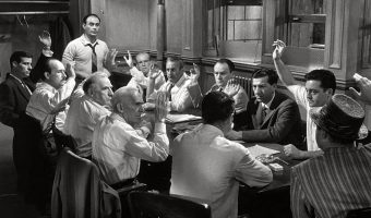 نقد فیلم 12 مرد خشمگین (12 Angry Men) | شاهکار تک لوکیشن 27