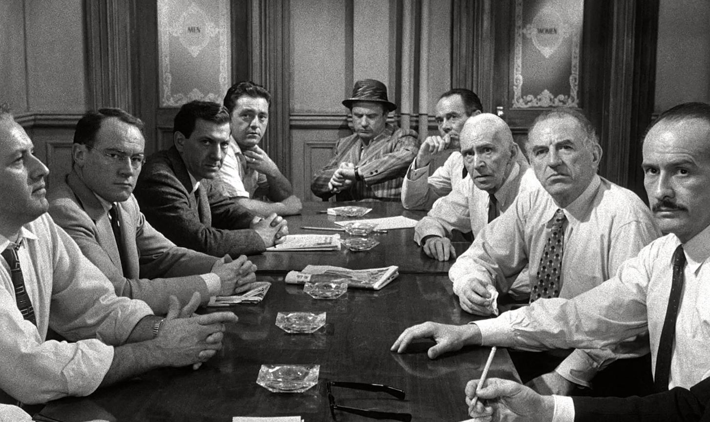 نقد فیلم 12 مرد خشمگین (12 Angry Men) | شاهکار تک لوکیشن 14 نقد فیلم 12 مرد خشمگین (12 Angry Men) | شاهکار تک لوکیشن 13