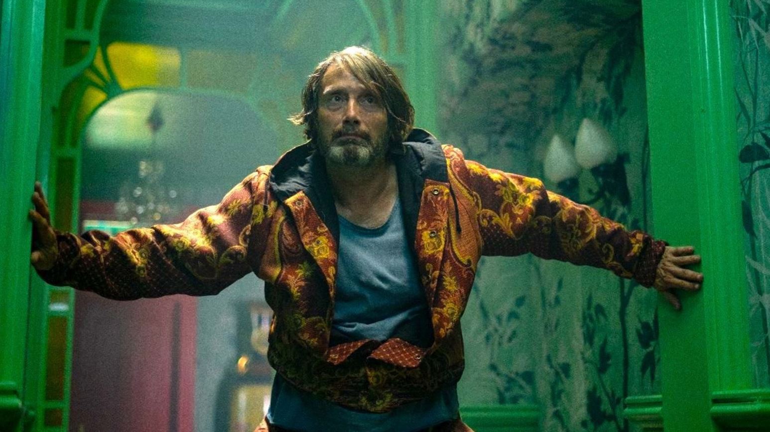 نقد فیلم Dust Bunny (2025) 9