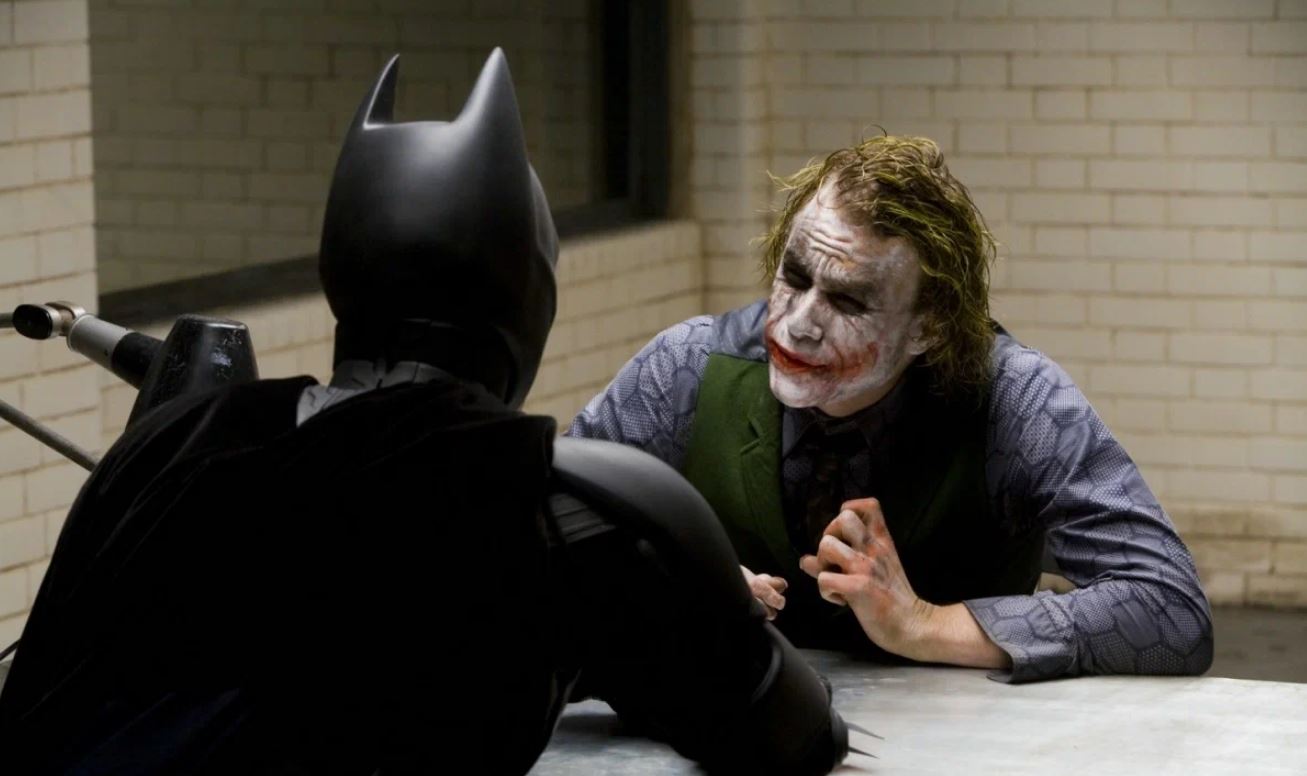 نقد فیلم شوالیه تاریکی | The Dark Knight (2008) 14 نقد فیلم شوالیه تاریکی | The Dark Knight (2008) 13