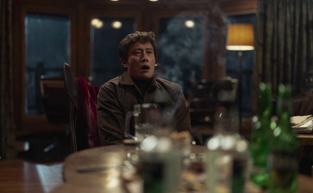 نقد و بررسی فیلم No Other Choice 2025 16 نقد و بررسی فیلم No Other Choice 2025 15